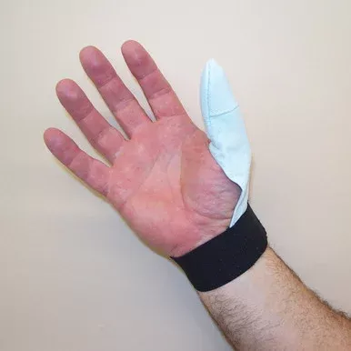 IMPACTO Pearl Leather Thumb Guard